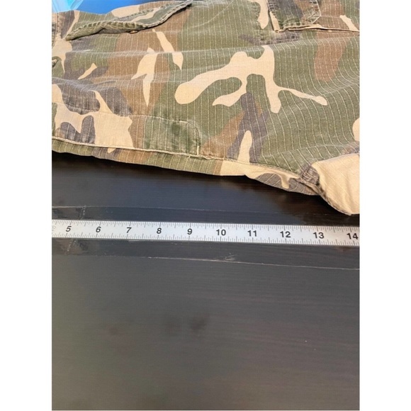 Vintage American Eagle Cargo Shorts 38 Green Camo Button Fly Baggy Distressed - Picture 6 of 6